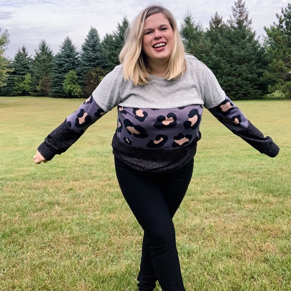 NWT Color Block Leopard & Gray Sweater - Picture 2 of 7